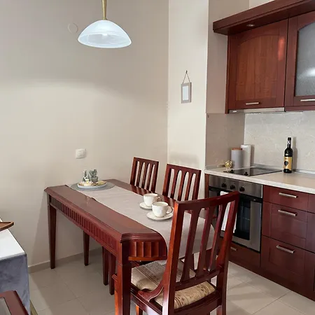 Cozy 300m To Gondola - Free Parking Apartment *