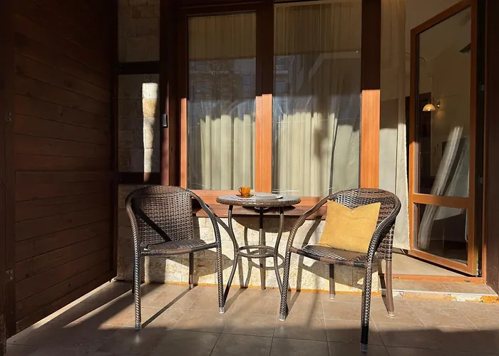 Cozy 300m To Gondola - Free Parking Apartment