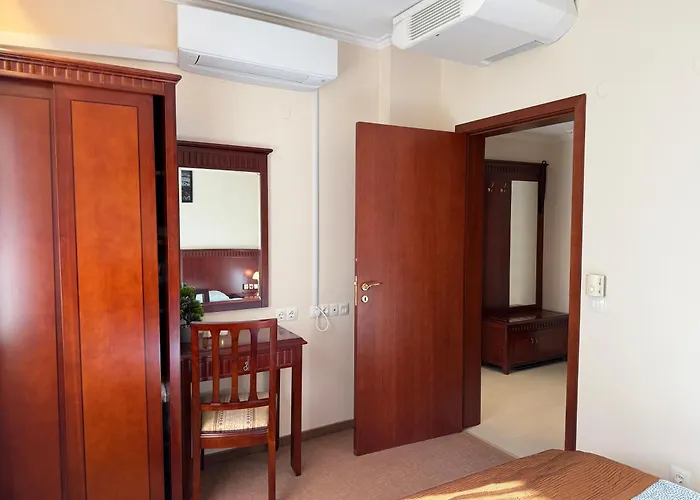 Cozy 300m To Gondola - Free Parking Apartment *