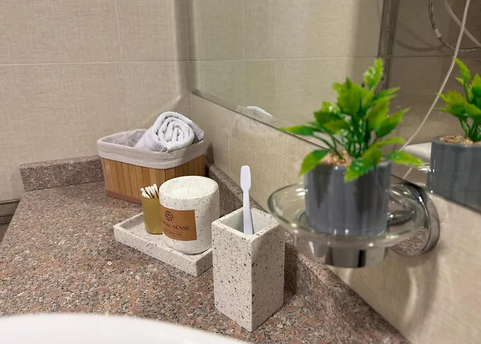 Cozy 300m To Gondola - Free Parking Apartment *